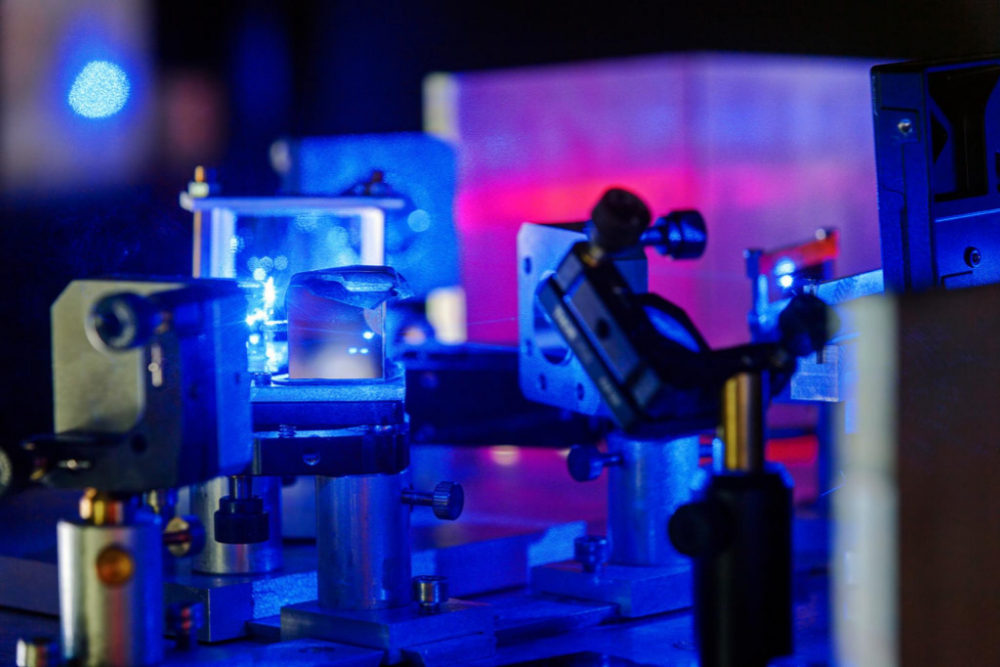 Free space laser lab setup with beamsplitter